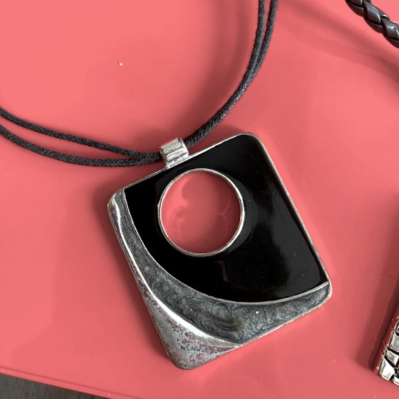 Necklaces-3 necklaces all for one price! - Picture 5 of 6